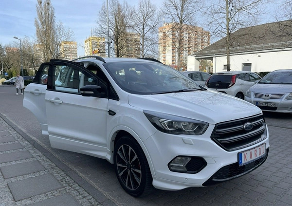 Ford Kuga cena 65900 przebieg: 213000, rok produkcji 2019 z Pilzno małe 631